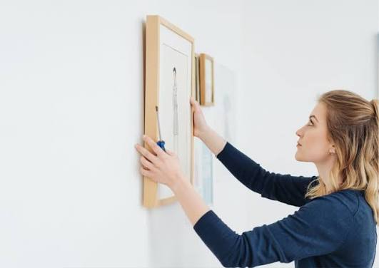 Comment bien accrocher une œuvre d'art chez soi